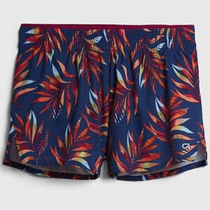 Gap fit size medium 3 inch running shorts in excellent condition​